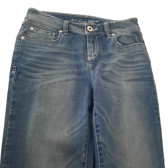 Inc Skinny Leg Regular Fit Stretch Jeans  Size 2  **Super Comfort** - Picture 3 of 6